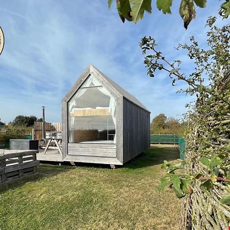 Lushna 8 Petite At Lee Wick Farm Cottages And Glamping Clacton-on-Sea Exterior photo