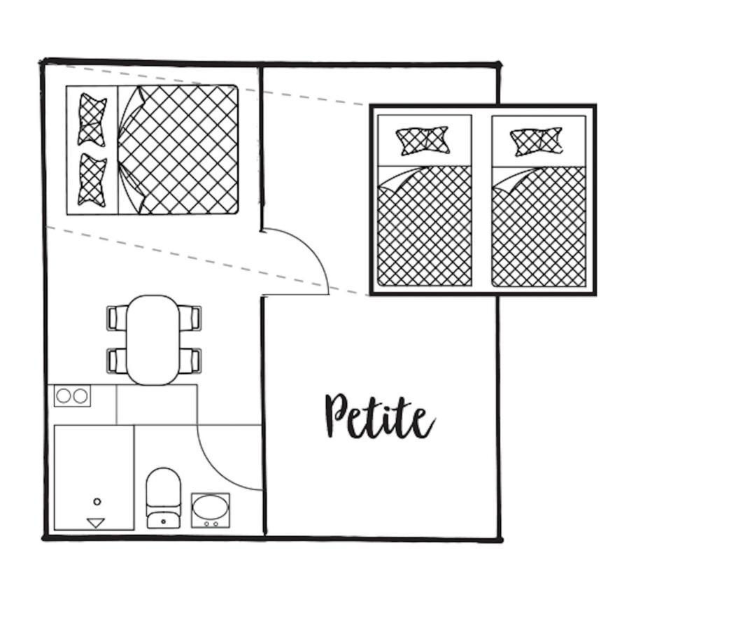 Lushna 8 Petite At Lee Wick Farm Cottages And Glamping Clacton-on-Sea Exterior photo